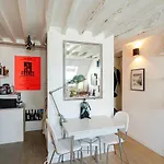 Charming Studio Close To Republique
